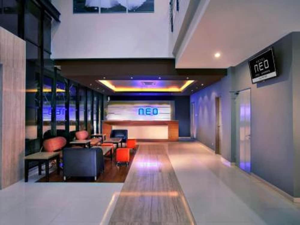 Hotel Neo Candi Simpang Lima - Semarang By Aston Buitenkant foto