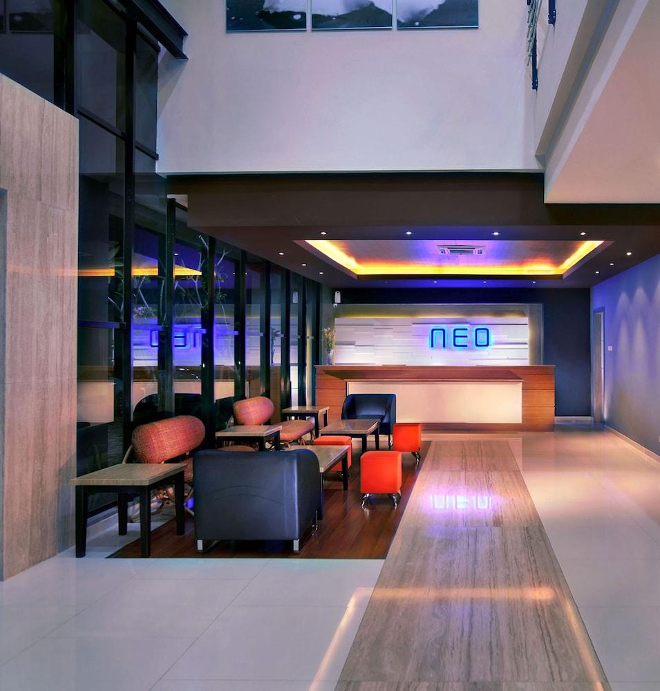 Hotel Neo Candi Simpang Lima - Semarang By Aston Buitenkant foto