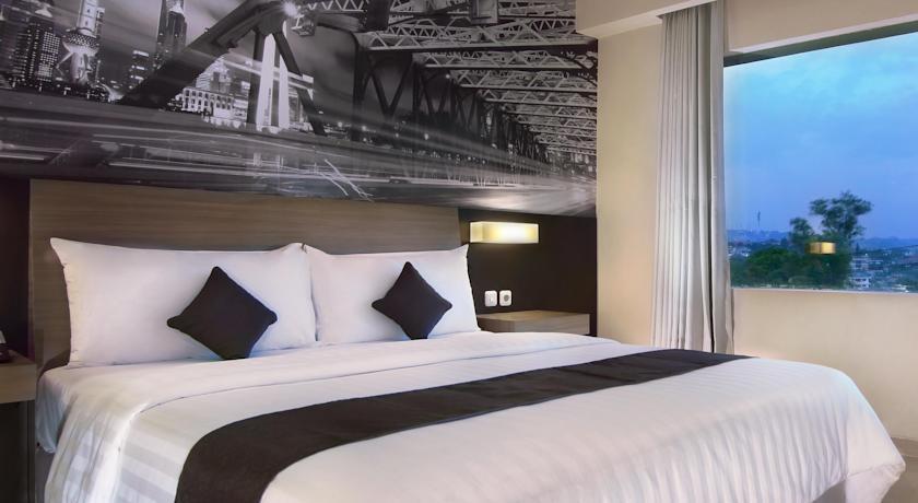 Hotel Neo Candi Simpang Lima - Semarang By Aston Buitenkant foto