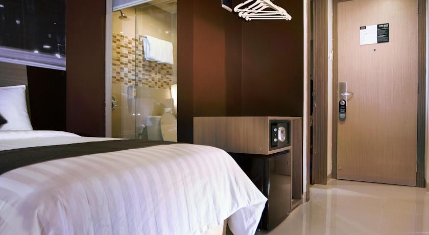 Hotel Neo Candi Simpang Lima - Semarang By Aston Buitenkant foto