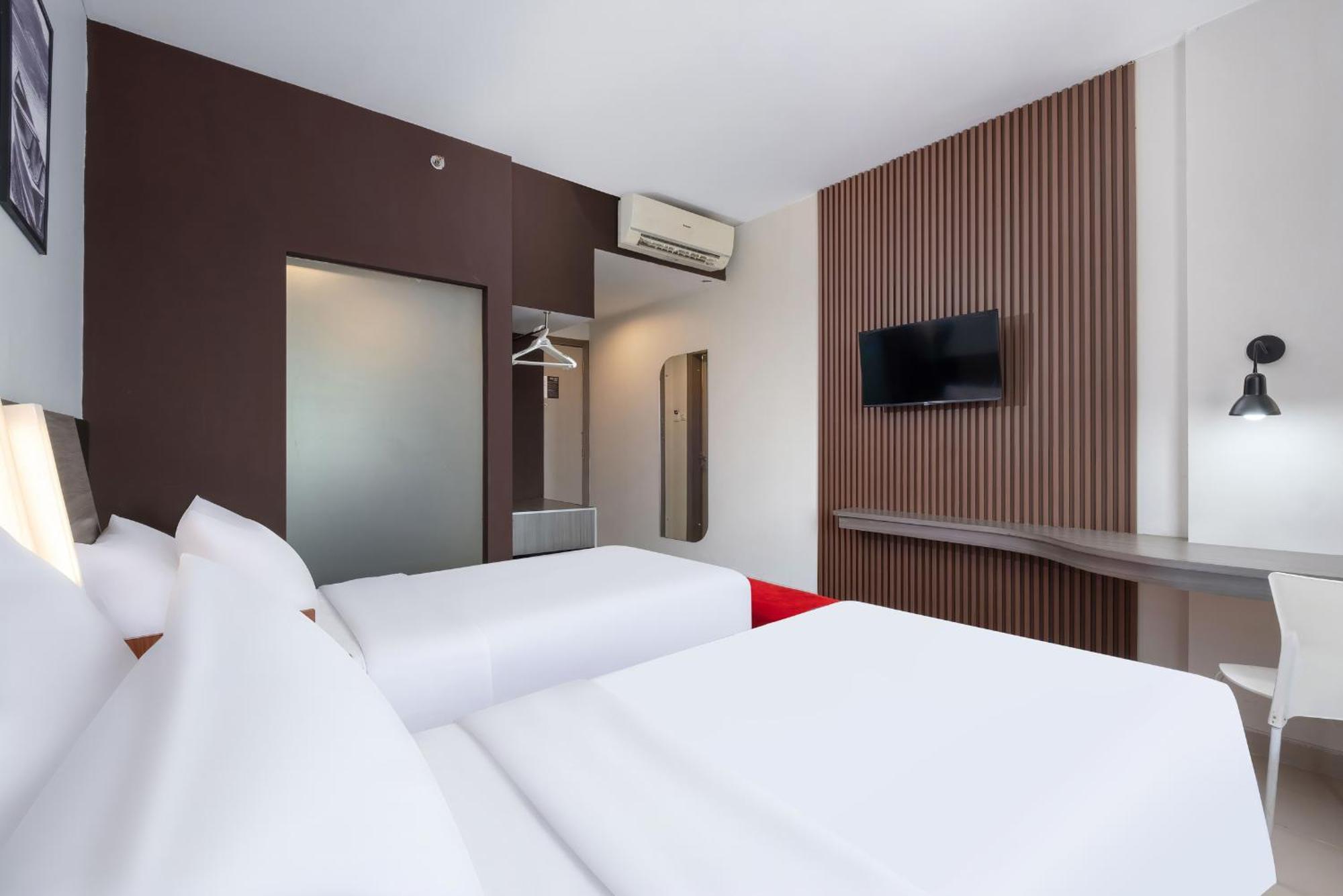 Hotel Neo Candi Simpang Lima - Semarang By Aston Buitenkant foto