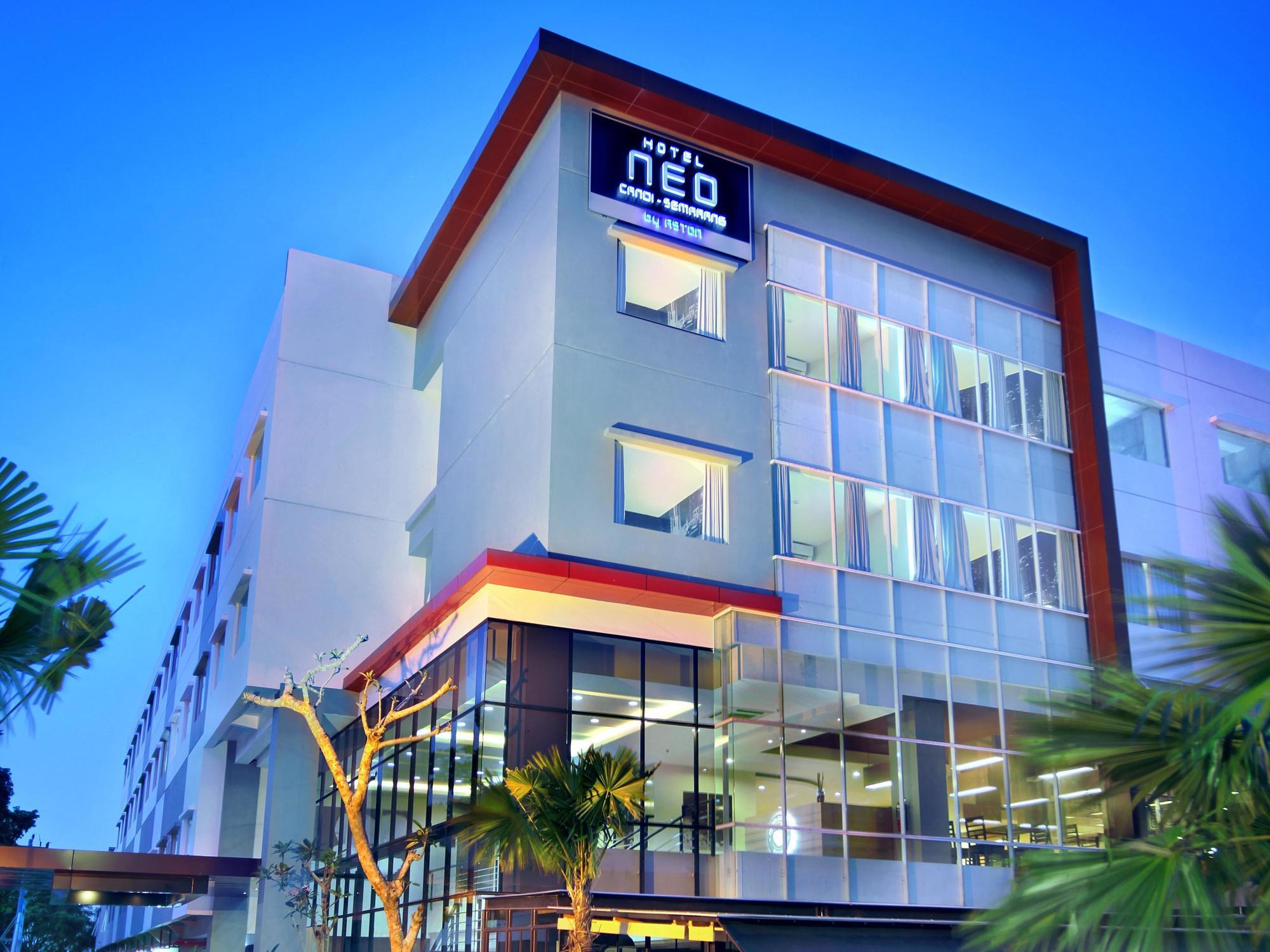 Hotel Neo Candi Simpang Lima - Semarang By Aston Buitenkant foto