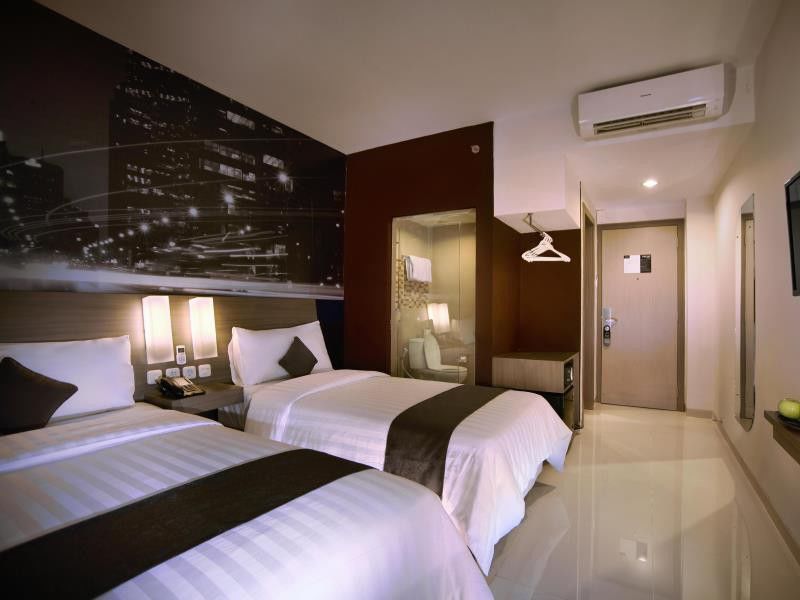 Hotel Neo Candi Simpang Lima - Semarang By Aston Buitenkant foto