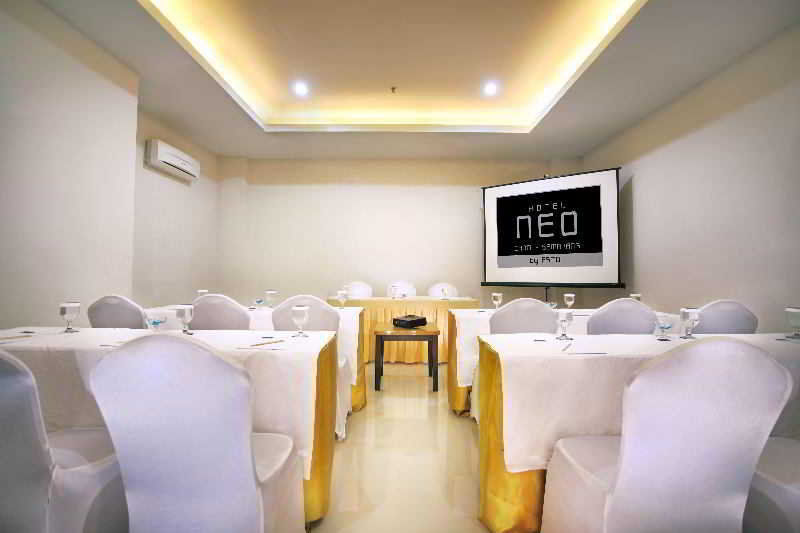 Hotel Neo Candi Simpang Lima - Semarang By Aston Buitenkant foto