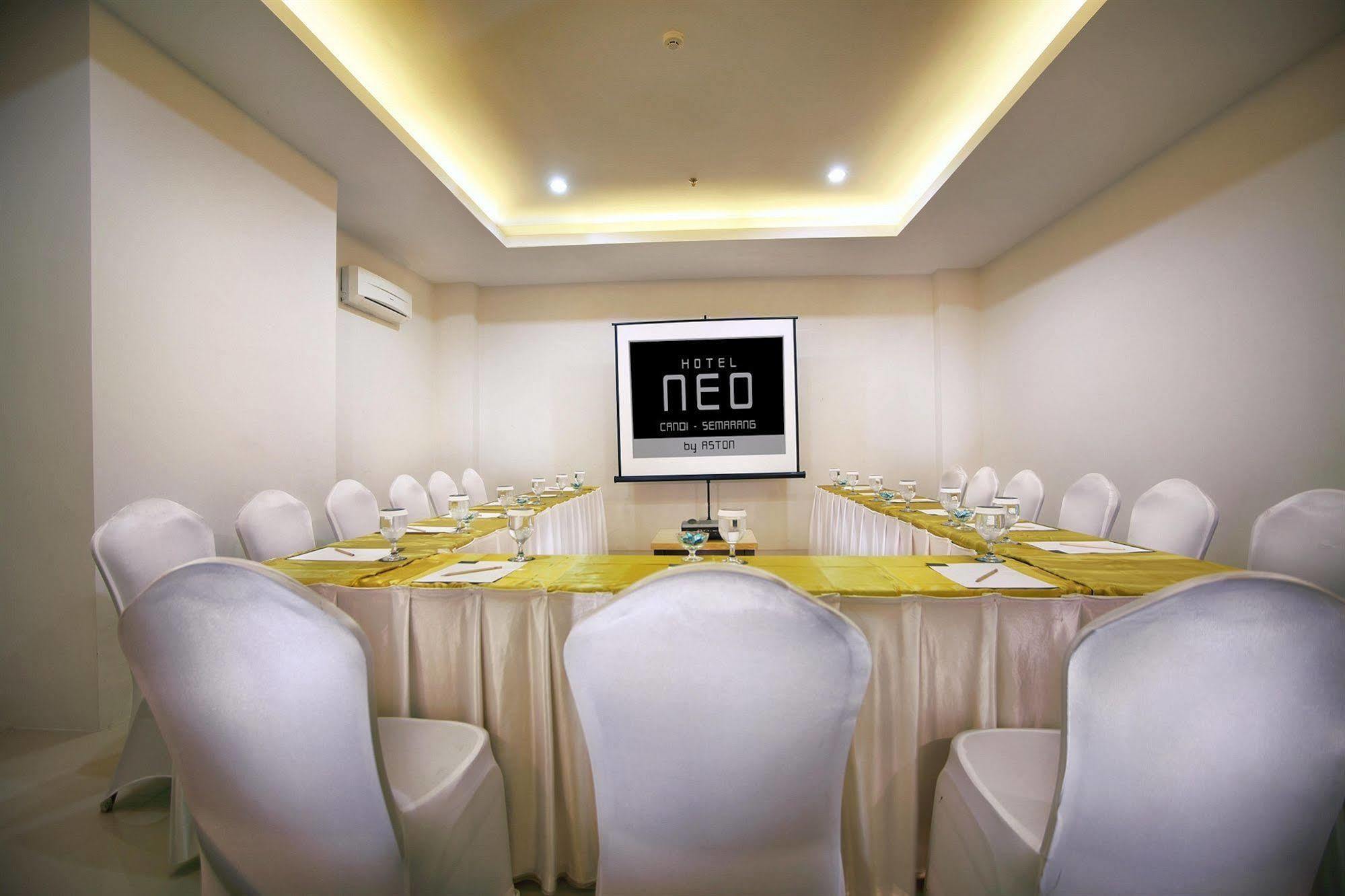 Hotel Neo Candi Simpang Lima - Semarang By Aston Buitenkant foto